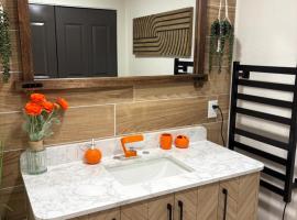The Cozy nest, hotel in Englewood
