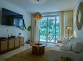 Escape Oasis in Playa Dorada Pool & Beach, hotel in Puerto Plata