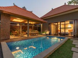 Serenia Villas Amed - Private Pool Villa Near Amed Beach, hotel u gradu Amed