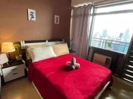 High Sunset View with Fast WiFi, Pool, Big Balcony, Gym Access