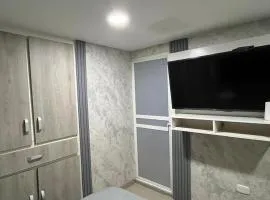 Aparta estudio confortable y completo