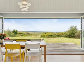 Family House With Sea View In Svinkløv, hotel in Andrup