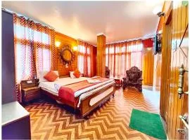 Hotel Nainita Ankur ! Naini Lake View - On Terrace Open Restauarant with Lake View and Valley Mountain View with Wifi - Room Service Available - Best Vacation Stay with Family - Book Now