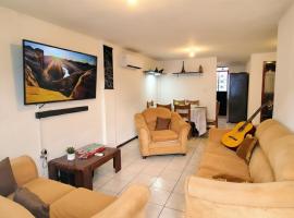 Acogedora Casa Completa con jacuzzi privado, cabana o cottage a Quito