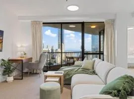 The Beachside - High Floor Ocean View 2BDR with Parking Pool & Gym