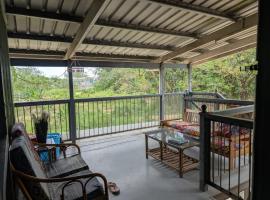 Airport Transit apartment โรงแรมที่มีที่จอดรถในLungga