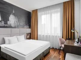 12 Revay Hotel