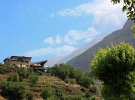 La Llardana, cabaña o casa de campo en Benasque