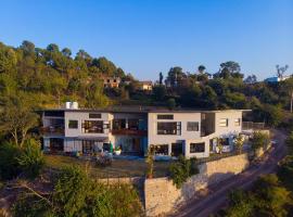 StayVista at Nivriti - Heated Outdoor Pool โรงแรมในกัสซอลี