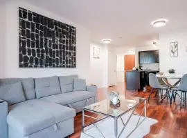 Elegant 2BR 2BA Condo Heart of Mississauga SQ1