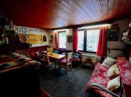 Čarobna Kuća Jahorina，位于亚霍里纳的酒店