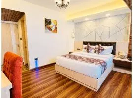 A Premium Luxury Valley View ''Hotel Broadway Boutique Mall Road Darjeeling'' - Near Chowrasta And Chauk Bazar - Prime Location - Best Seller in City