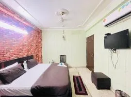Premium Hotel IN CR Park