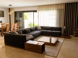 Villa 4-Bedroom with Private Pool & Rooftop Sea View in Tamaris