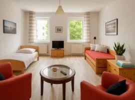 Private Room in 2 rooms flat, 15mins direct U-Bahn to Hbf