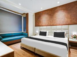 Super Townhouse Chhatarpur Near Metro Park, hotel v destinaci Jāmb