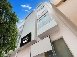 Super Townhouse Chhatarpur Near Metro Park