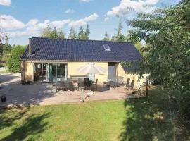 10 person holiday home in Væggerløse-By Traum
