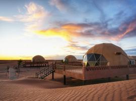Royal Sahara Dome Camp, spa hotel in Merzouga