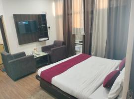 Hotel Royall Inn2, hotel em Chandīgarh