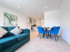 Full Apartments Near Heathrow-Neat M4-Near Shops-EV charge possible, hotel en Stanwell