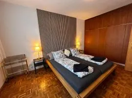 Ruhige, klimatisierte Wohnung nahe Zentrum & Bahnhof