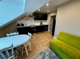 Stylish and Bright 1 Bedroom Flat