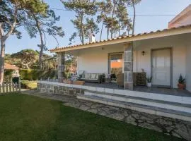 Charming Family Villa in Colares