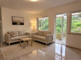 Modern Full Comfort Villa, hotel 