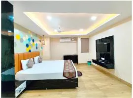 Hotel The Santos Premium INN Near Jagannath Temple - Restaurant & Free Wifi Facilities - Fully Air Condition with All Luxury Luxuary Rooms - Best Hotel