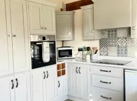 Leverets - Squirrel Lane Lodges Ludlow