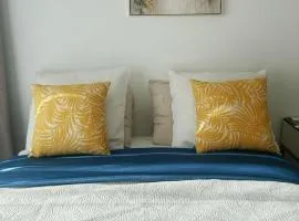 SUNNY Studio 2 steps from metro