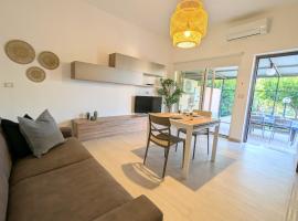 Riva di Davoli One Bedroom Apartment, hotel in Marina di Davoli