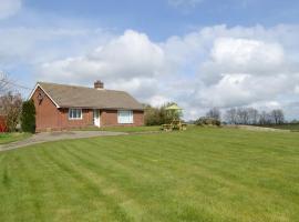 North Farm Bungalow, hotel in Horsley