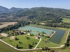 Gorgeous Apartment In Montone