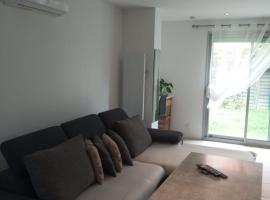 Studio dans une résidence sécurisée et calme avec place de parking, hotel en Villeurbanne