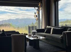 Modern and cozy mountain cabin - panoramic view!