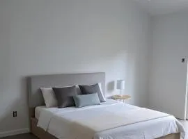 Weslynn's Minimalistic Stay