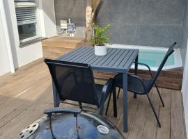 Da Gama Villa, hotel with hot tubs in Marina da Gama