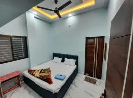 JAIN HOMESTAY NEWLY OPENED NEAR MAHAKALESHWAR JYOTIRLINGA TEMPLE AND UJJAIN JUNCTION RAiLWAY STATION