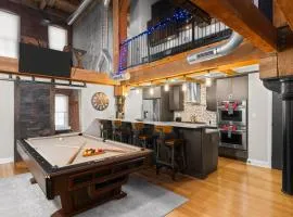 Two Story Penthouse - Walk to the Convention Ctr