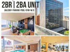Vibrant City Stay 2BR High Rise with Pool & Gym