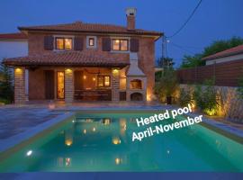 Holiday House Ursa, hotel in Krk