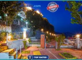 Hotel ! Ambience Peachwood !! Resort Nainital with -Restaurant -Parking -Mountain View -Hustlefree -noisefree -playingarea #wifi - Near Bohra kot Ram Garh Park- A Premium Hotel In Nainital