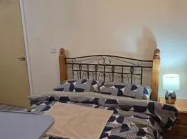 Free Parking WiFi Fresh linens x4