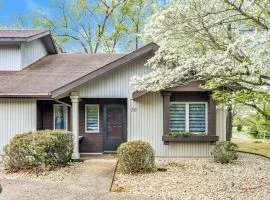 Modern 2BR Townhouse - Near Bike Trails & Golf