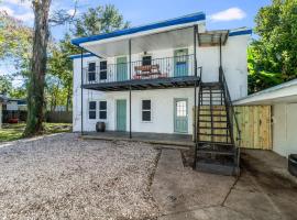 Modern Private Room in a Shared Home at Lafayette, khách sạn ở Lafayette