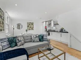 Stylish Roman Bath Apartments - Sleeps 12