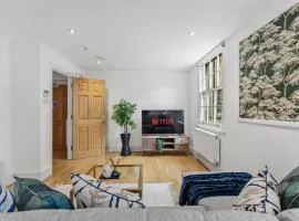 Stylish Roman Bath Apartments - The Gatsby