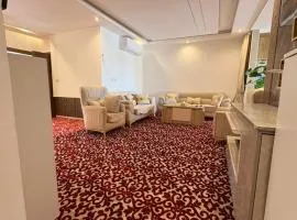 شقة عصرية 2025 غرف نوم 3 و مجلس فرش راقي جدا في الشميساني قرب المستشفى التخصصي